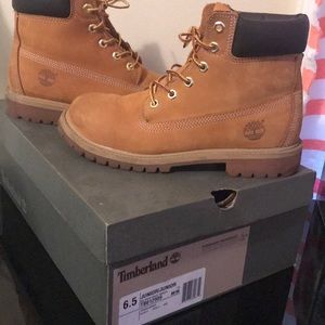 Size 6.5 junior wheat Timberlands